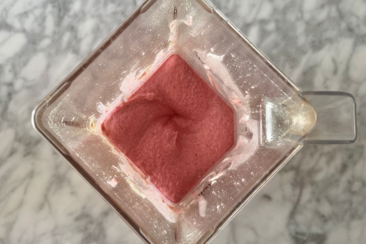 Blended strawberry frozen yogurt