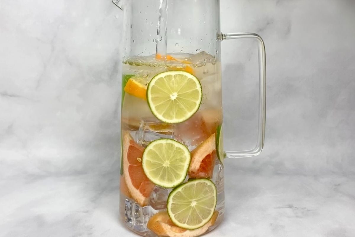 Water with fruit in a glass | Healthy Foodie Girl Water with fruit in a glass.