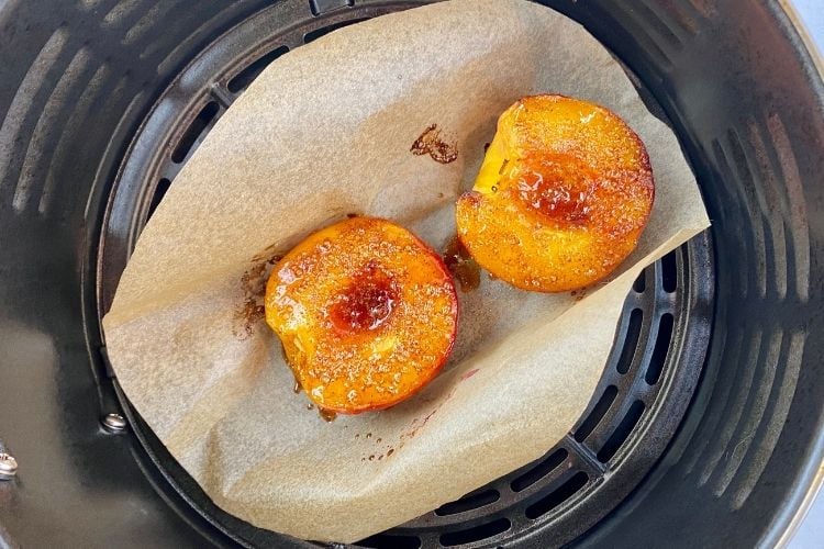 Air Fryer Cinnamon Peaches - Food Banjo