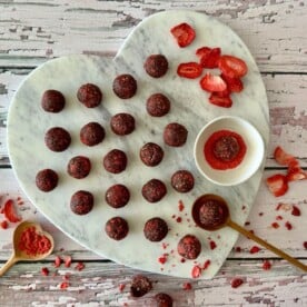 Chocolate Strawberry Balls | Healthy Foodie Girl Chocolate Strawberry Balls
