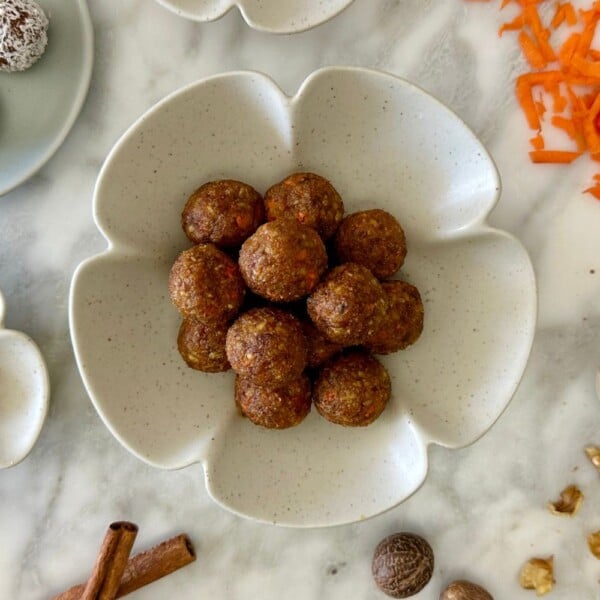 Carrot Cake Bliss Balls | Healthy Foodie Girl Carrot Cake Bliss Balls