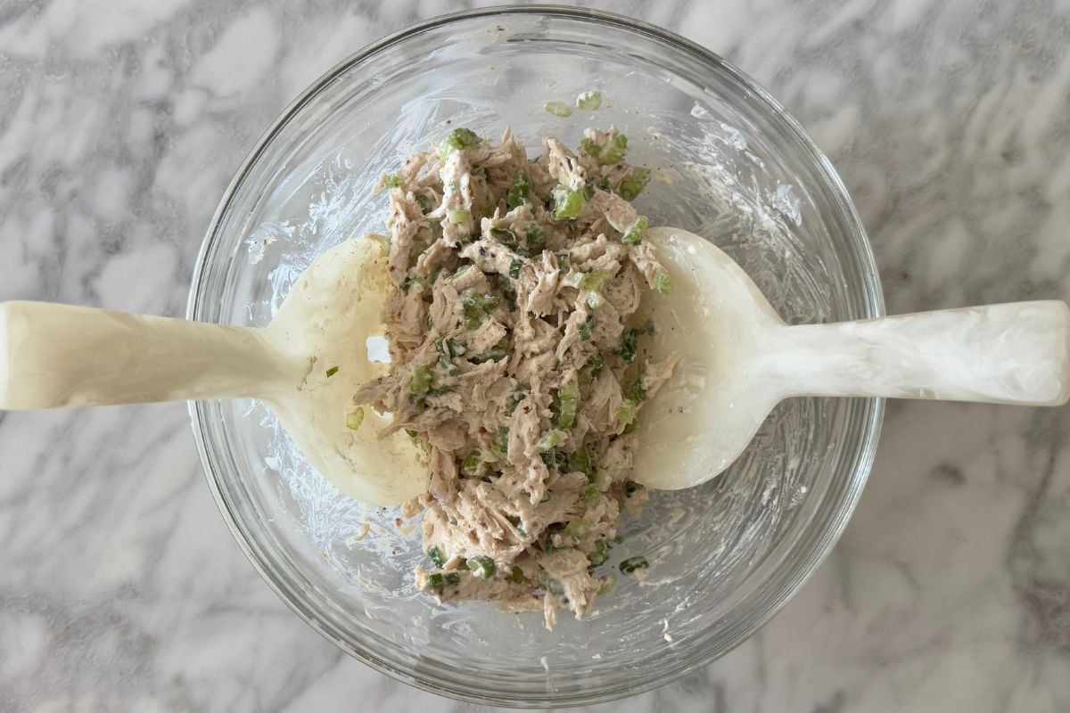 Mixed cottage cheese chicken salad in bowl | Healthy Foodie Girl Mixed cottage cheese chicken salad in a bowl