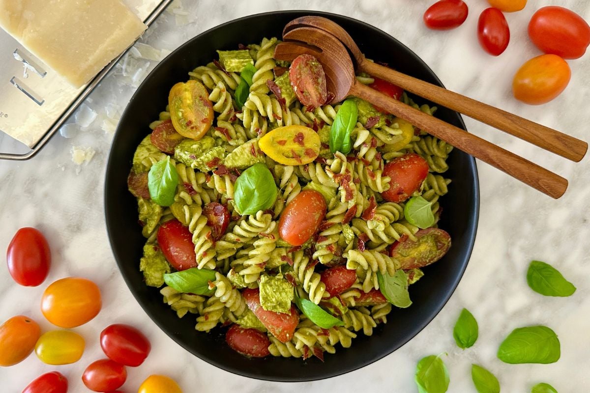 Chicken Pesto Pasta Salad | Healthy Foodie Girl Chicken Pesto Pasta Salad