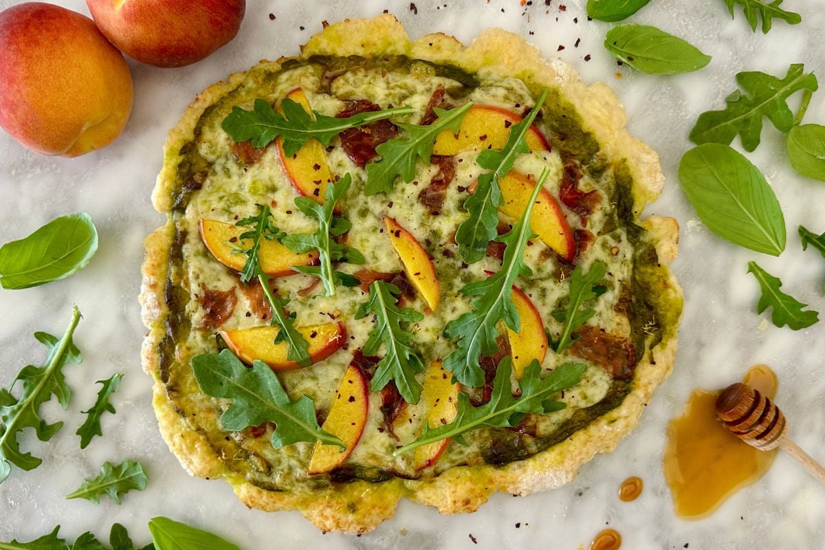 Pesto Peach Prosciutto Pizza | Healthy Foodie Girl Pesto Peach Prosciutto Pizza