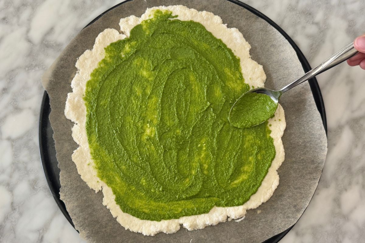 Pizza dough with pesto sauce | Healthy Foodie Girl Pizza dough with pesto sauce