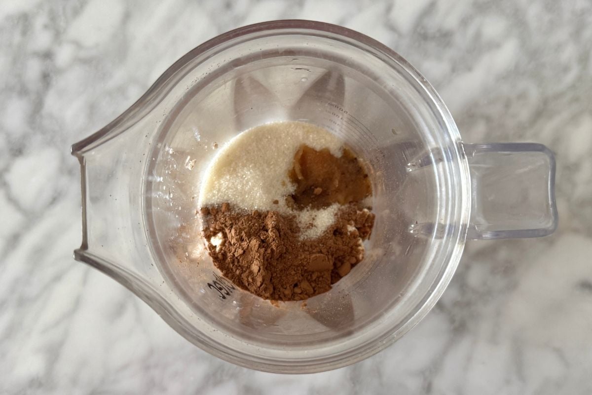 Chocolate cottage cheese mousse ingredients in blender | Healthy Foodie Girl Chocolate cottage cheese mousse ingredients in blender