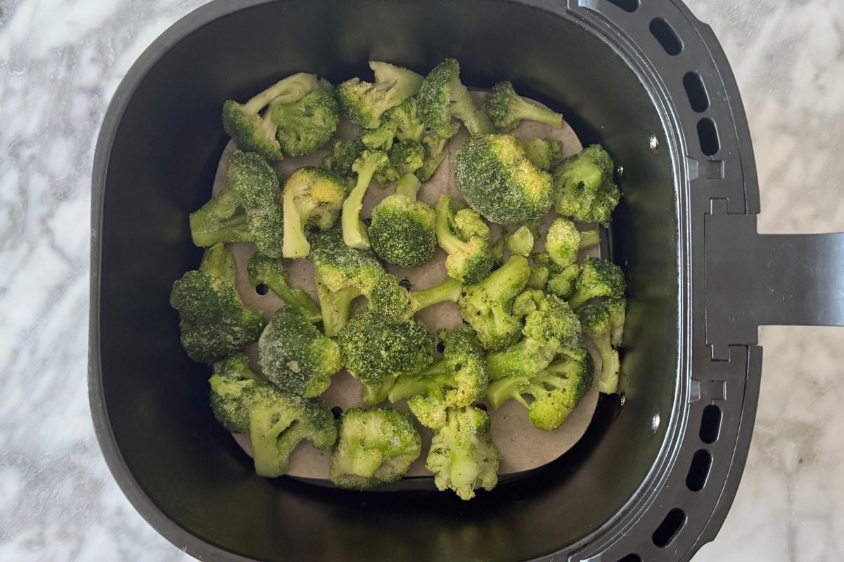 Frozen broccoli in the air fryer | Healthy Foodie Girl Frozen broccoli in the air fryer
