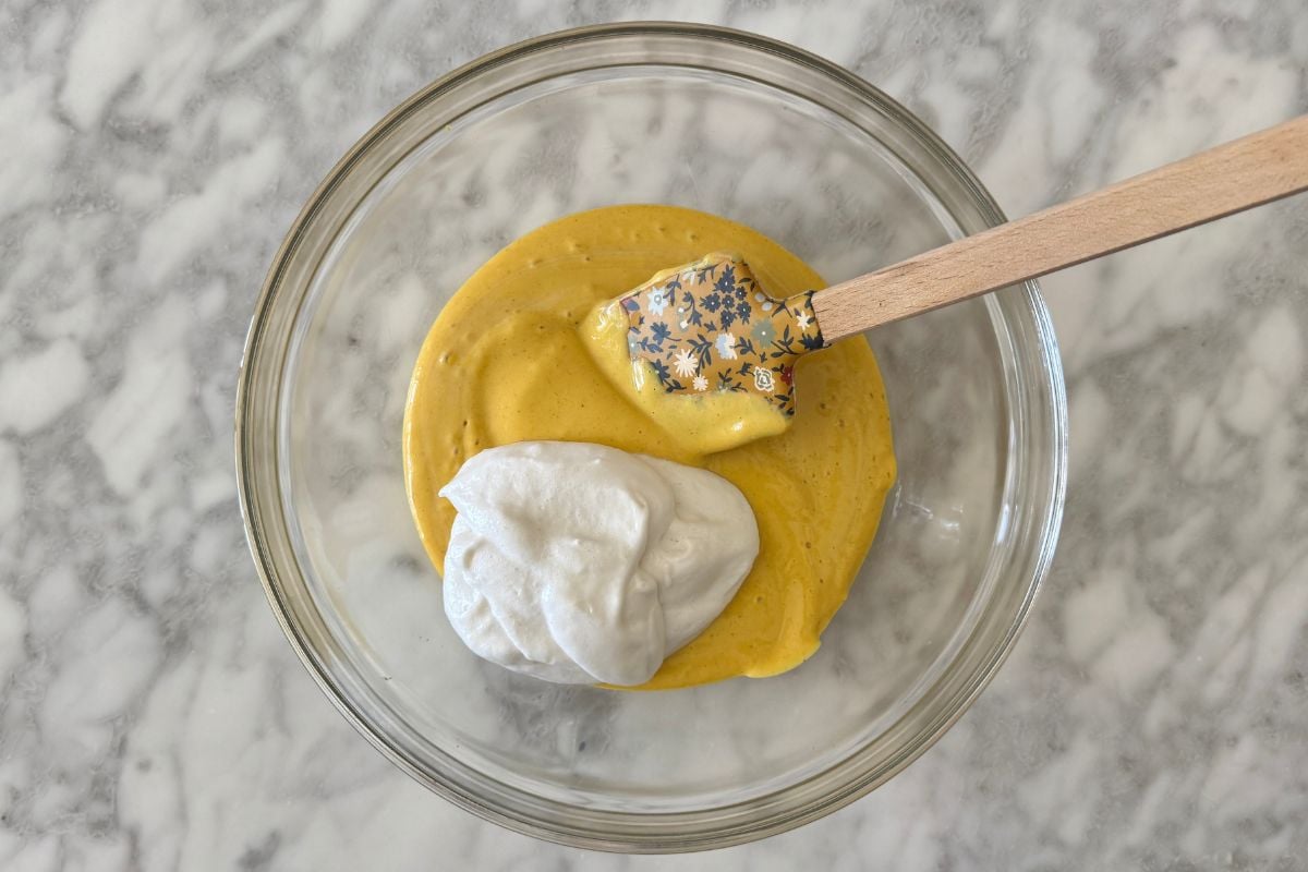 High protein pumpkin mousse in bowl with whipped topping | Healthy Foodie Girl High protein pumpkin mousse in bowl with whipped topping