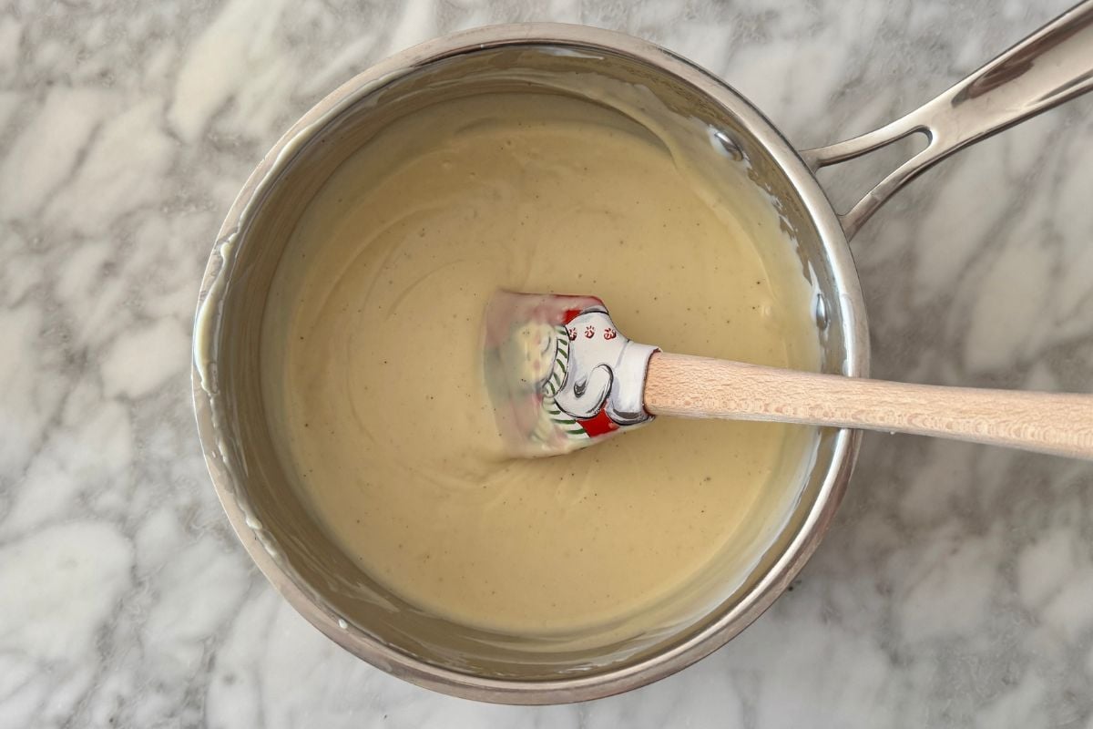 Eggnog filling in saucepan