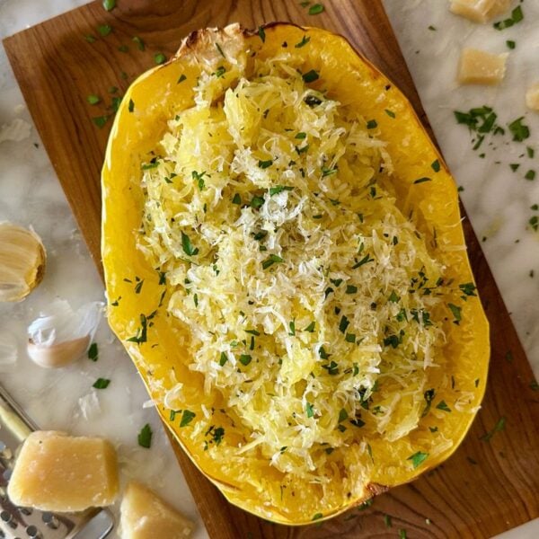 Garlic Parmesan Spaghetti Squash Recipe | Healthy Foodie Girl Garlic Parmesan Spaghetti Squash Recipe