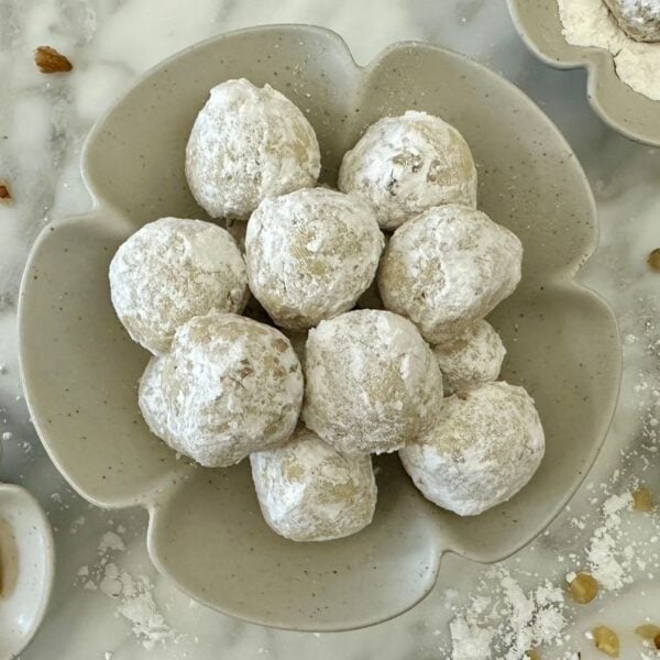 Healthy Snowball Cookies | Healthy Foodie Girl Healthy Snowball Cookies