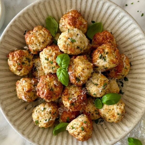 Air Fryer Turkey Meatballs in a bowl | Healthy Foodie Girl Air Fryer Turkey Meatballs in a bowl.