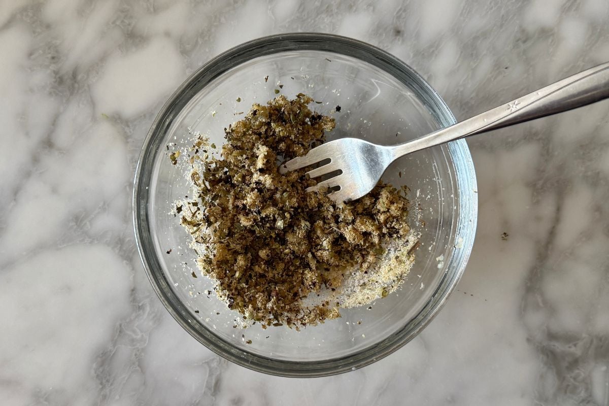 Seasoning mixture for caprese chicken in a bowl | Healthy Foodie Girl Seasoning mixture for caprese chicken in a bowl.