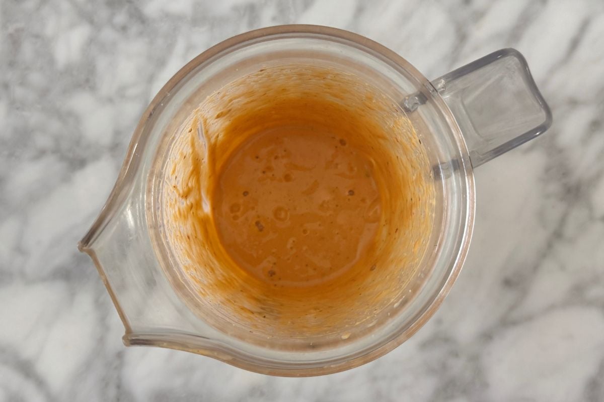 Blended chipotle aioli in a blender.