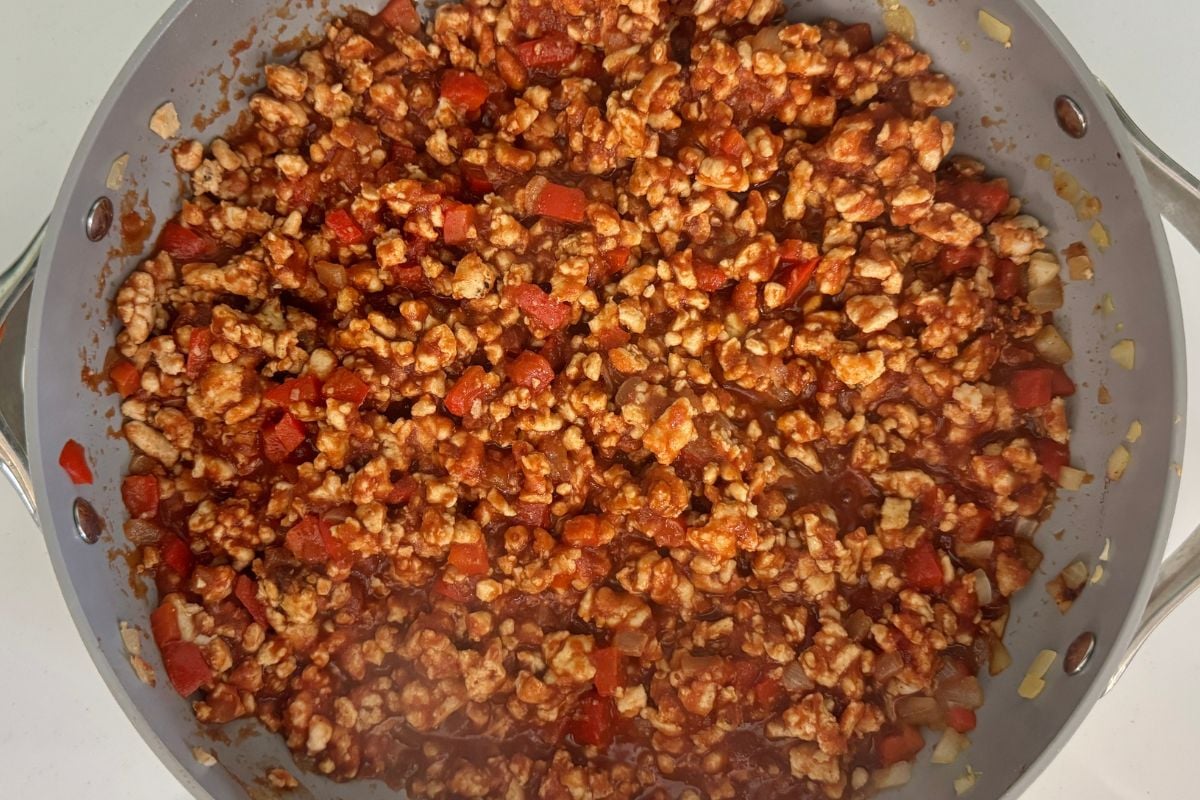 Combined sloppy joes mixture in pan.
